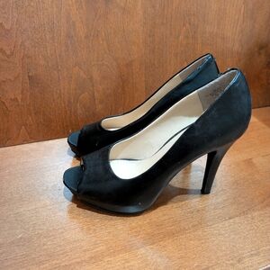 9&co Elegant Black Peep-Toe Heels